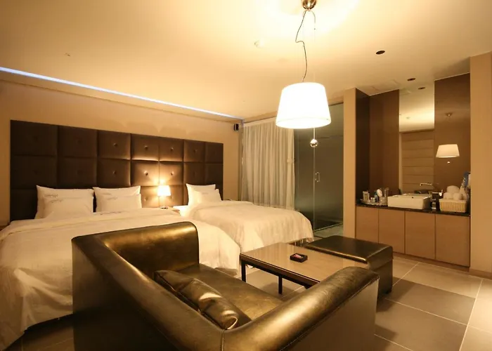 Lone Star Hotel